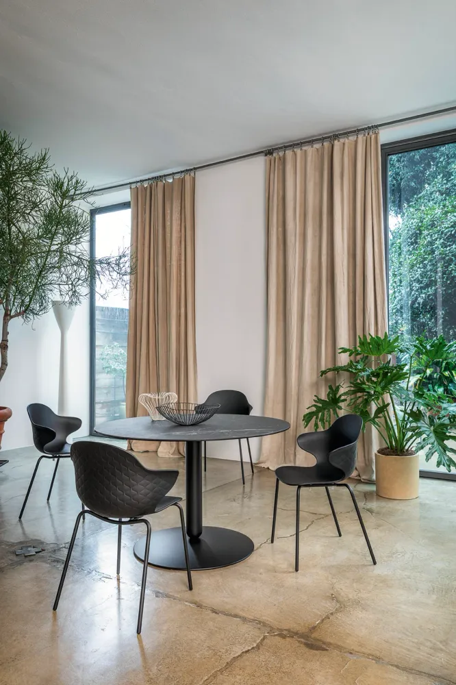 Stuhl SAINT TROPEZ mit grauem Sitz und braunem Metallgestell
