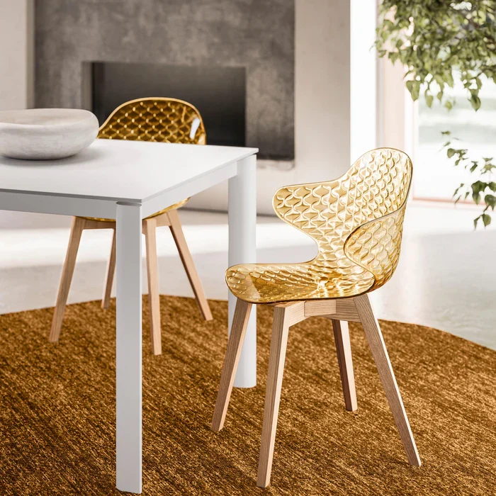 Stuhl SAINT TROPEZ mit weißem Sitz und Nussbaumfuß