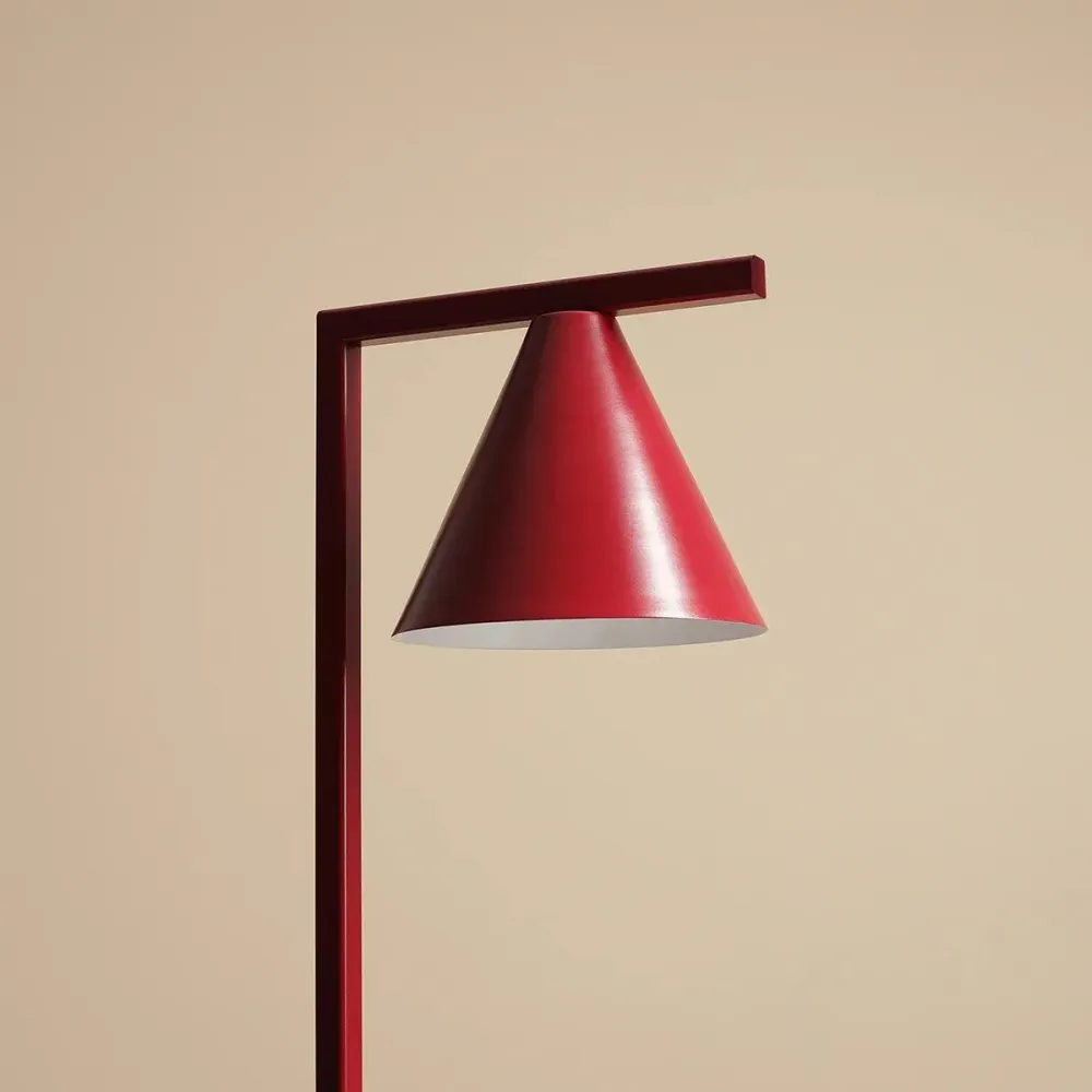 Formtisch rote Lampe