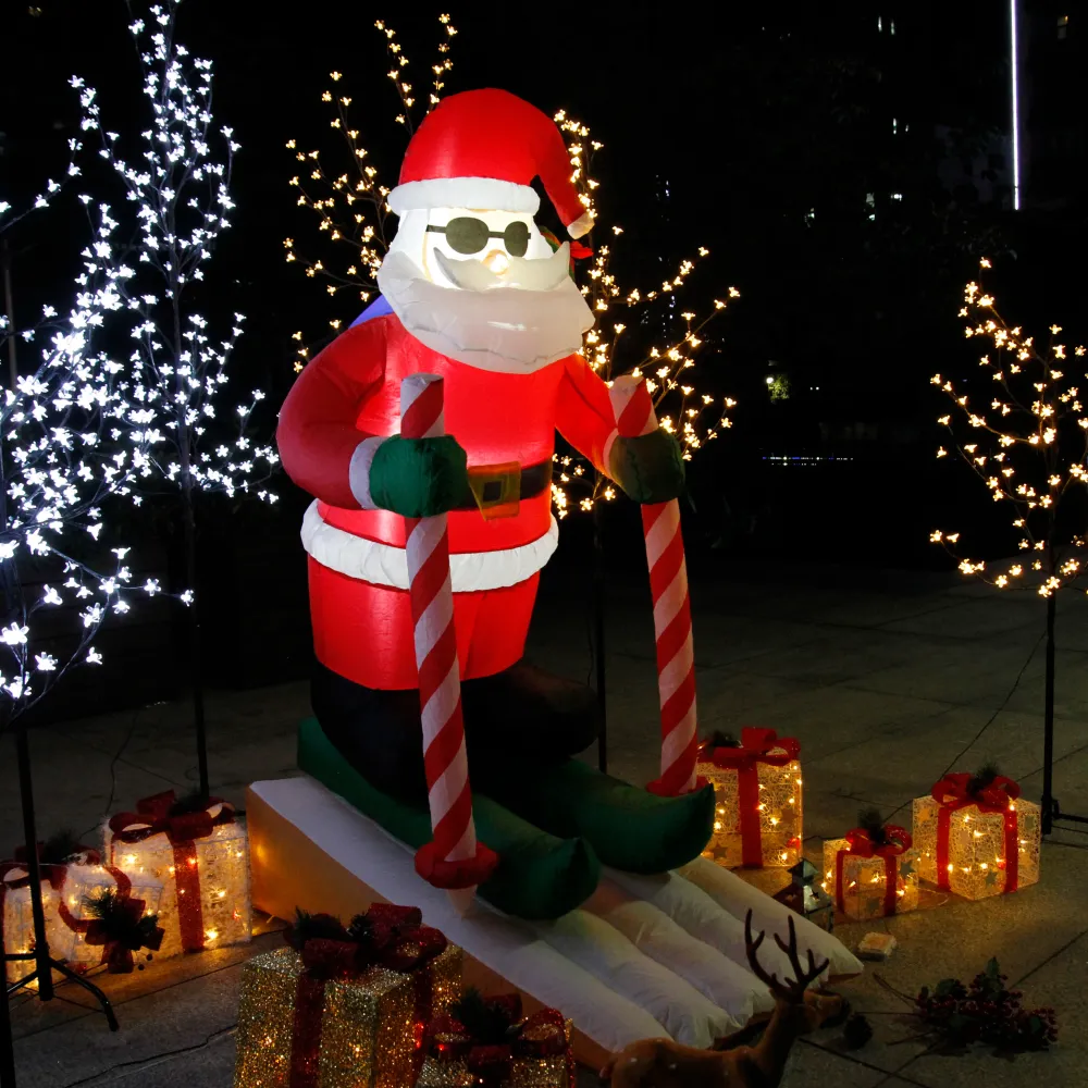 Selbstaufblasender LED-Weihnachtsmann auf Ski